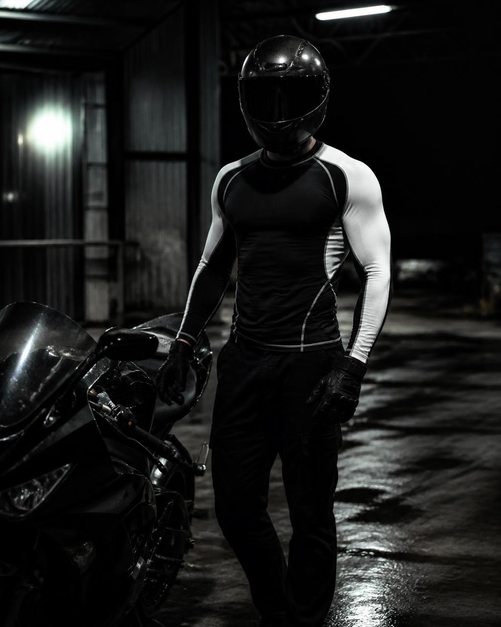 DILEMA COMPRESSION SHIRT — BLACK / WHITE